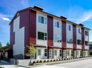 Instalaciones modulares de última generación construidas para la Universidad de Missouri, en las que se exhiben diseños avanzados e ingeniería de precisión en un entorno controlado.